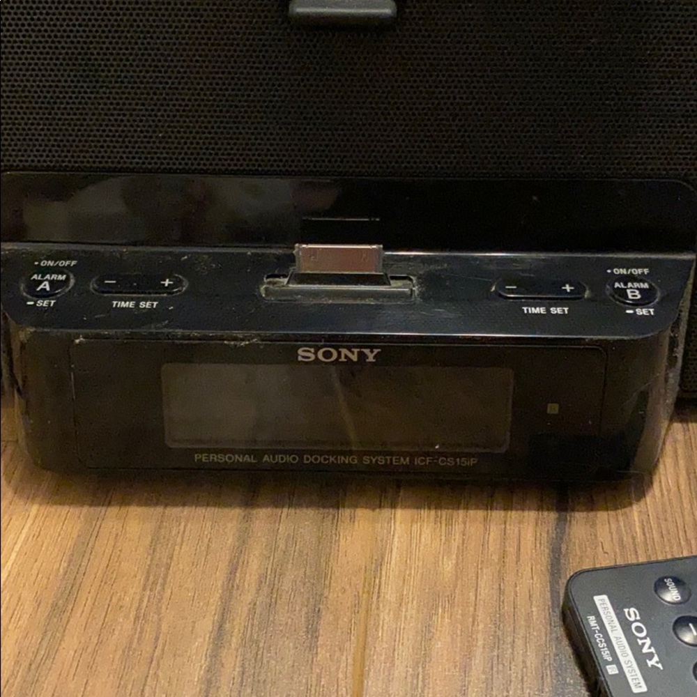 Radio - Picture 3 of 6